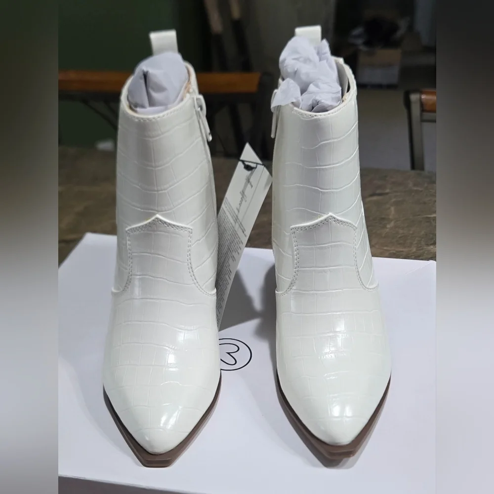 The Drop Women's Sia Pointed-Toe Western Ankle Boot #787, 788 - Picture 2 of 11